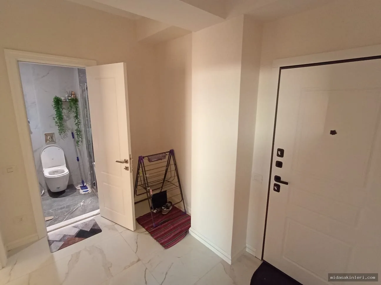 3 otaq əşyalı Mənzil Kirayə verilir